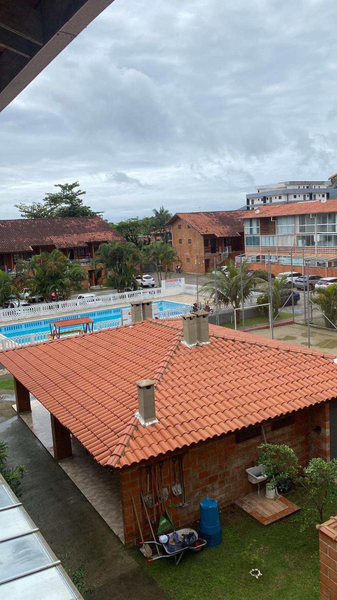 Com Piscina Ll Maranduba Apartment